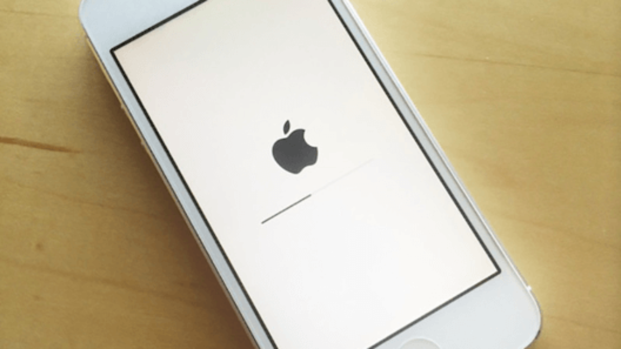 Украден ли айфон. Айфон. Прогресс айфонов. Логотип айфона. Apple украла дизайн iphone 5s.